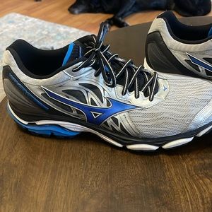 Mizuno Wave Inspire 14